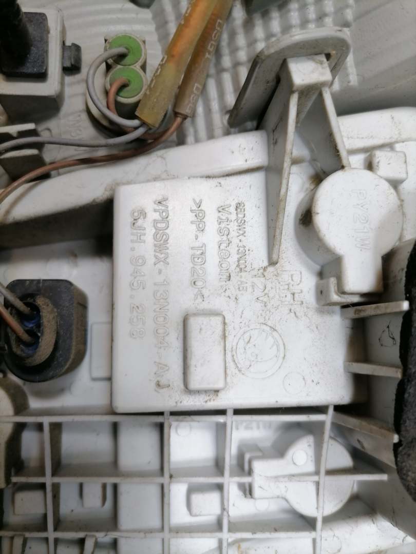 Skoda Rapid NH Rücklicht Rückleuchte Schlussleuchte links Limousine Bj.2013